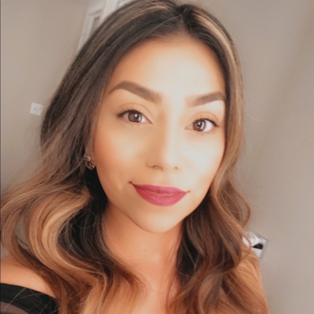 Meet your Posher, Yvette